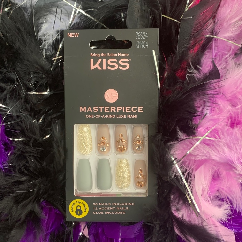 NIB 2/$15 Kiss Masterpiece Nails